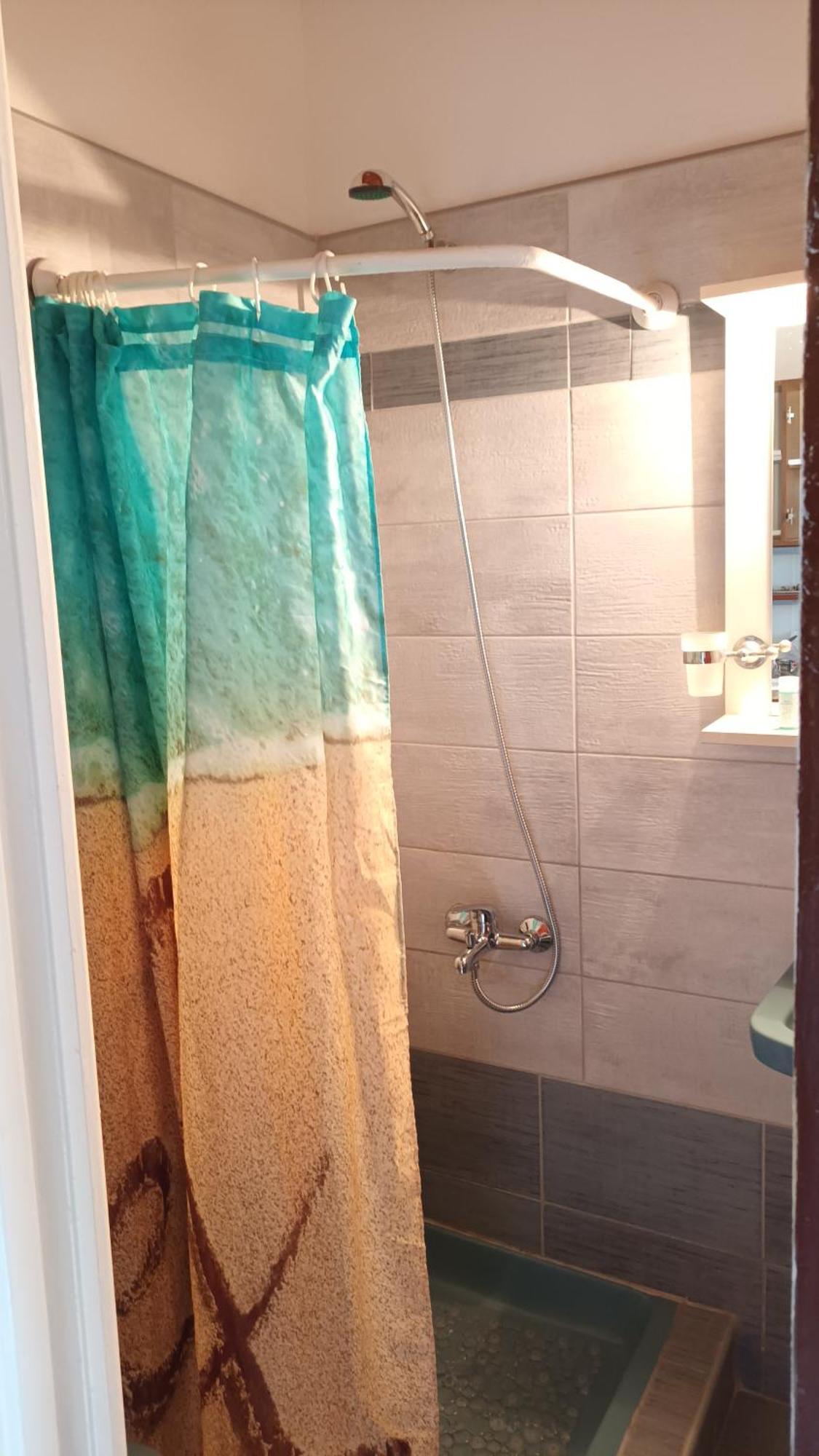 Tasia Studios Perivolion Luaran gambar